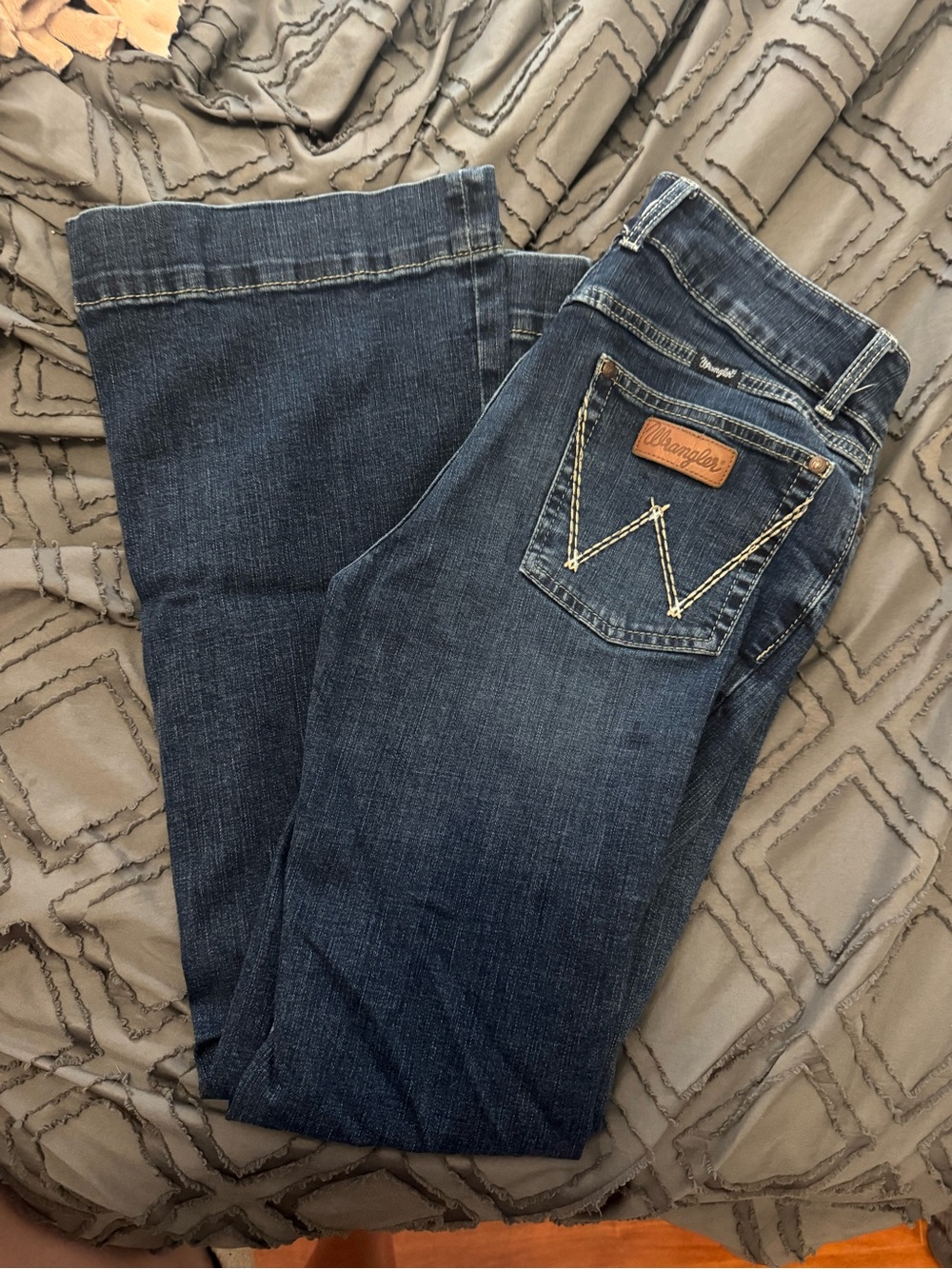 Wrangler Women's Indigo Boot Cut Jeans with Contrast Stitching